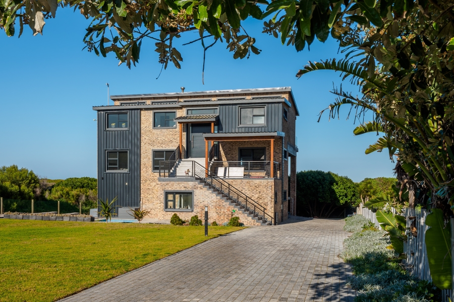 6 Bedroom Property for Sale in Myoli Beach Western Cape